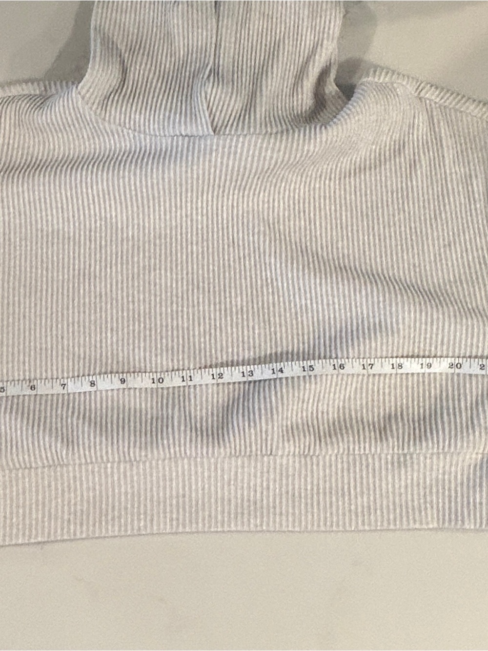 Alo Yoga Muse Hoodie Ribbed Cropped Sweatshirt Oatmeal Beige Size Medium - Picture 5 of 6